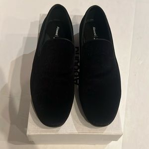 Abound Mens Black slipper/loafer.